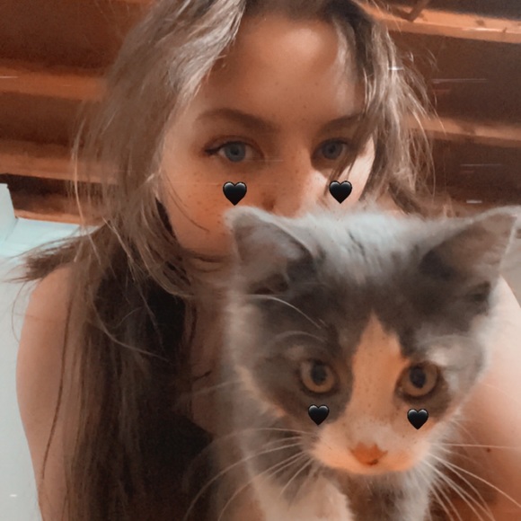 Meet your Posher, Paige - Picture 1 of 1